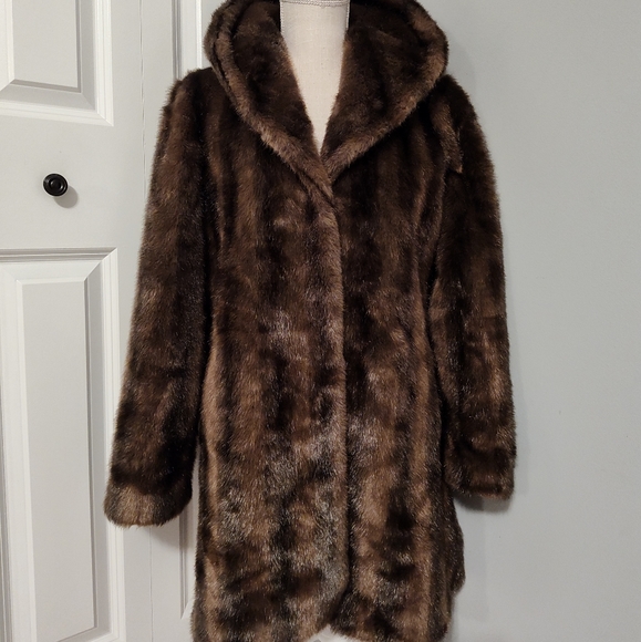 🖤Vintage 70's EUC Dennis by Dennis Basso Hooded Faux Fur Overcoat, Midlength XS - Picture 3 of 12